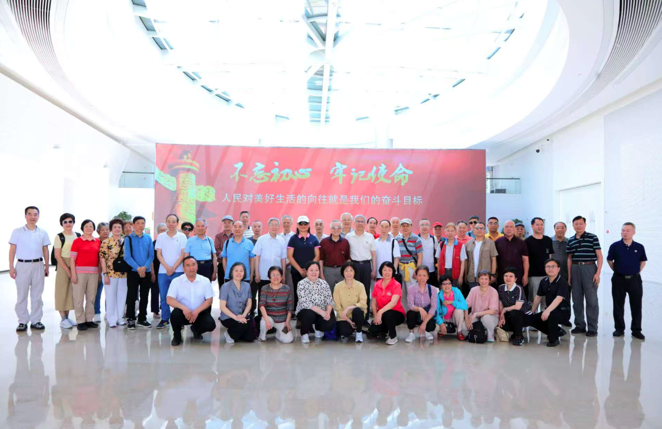 市人大常委会办公厅：银发力量助推广州现代化产业体系建设